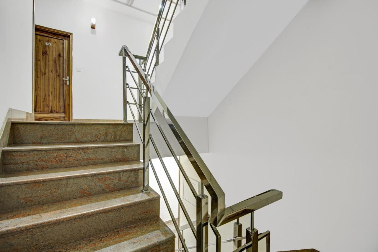 Treebo Royal Salute, Zirakpur Hotell Exteriör bild