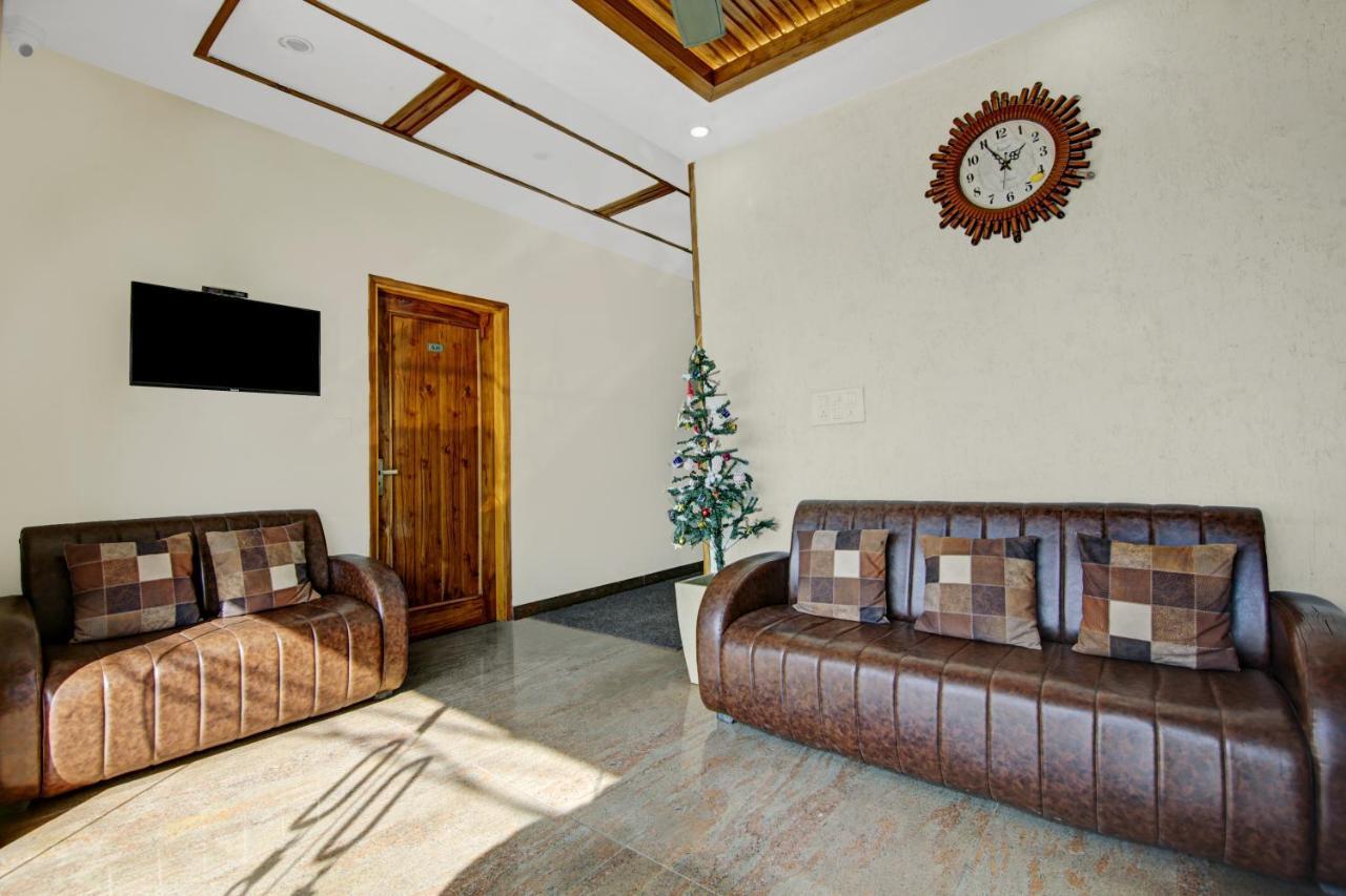 Treebo Royal Salute, Zirakpur Hotell Exteriör bild