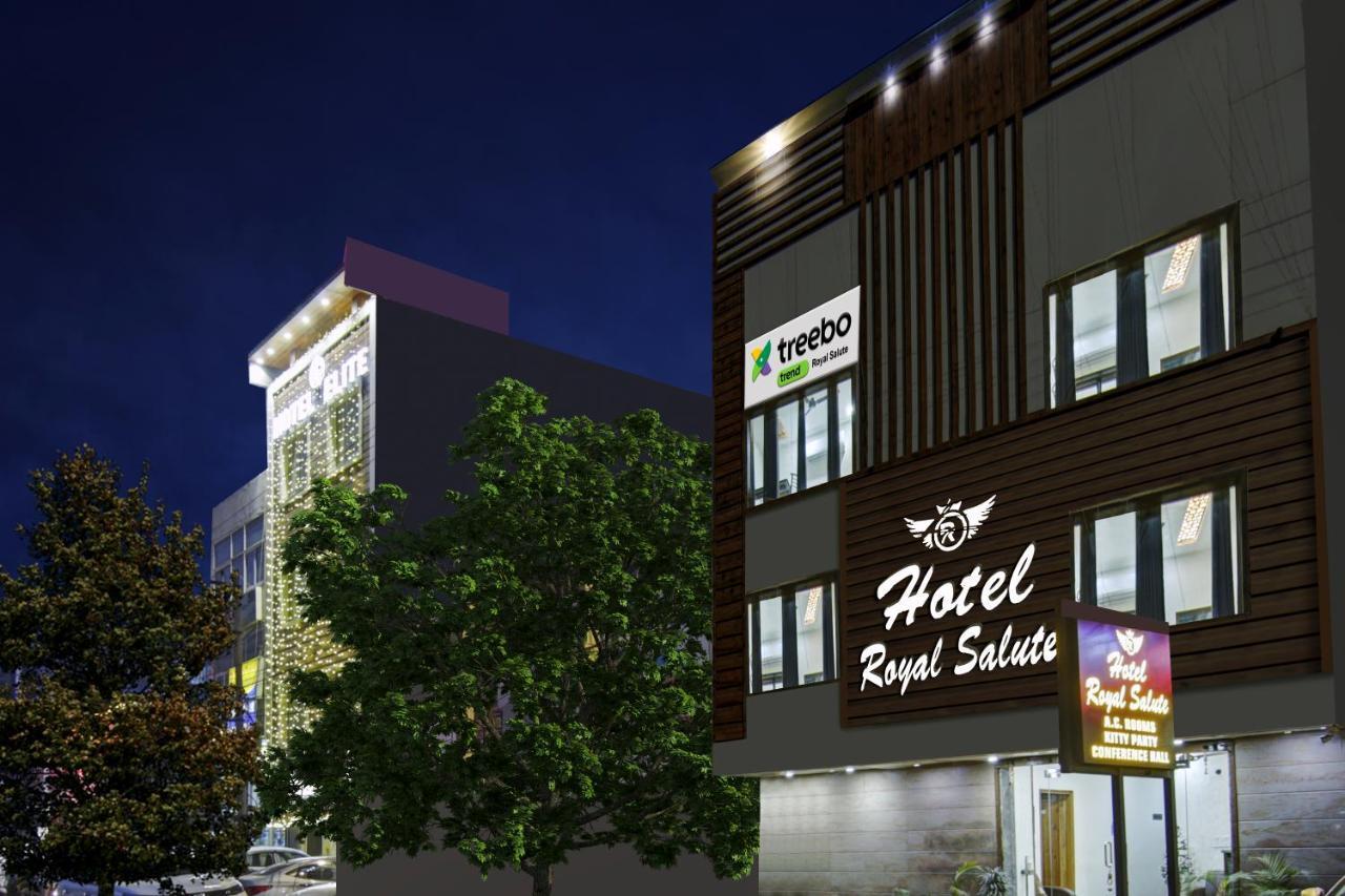 Treebo Royal Salute, Zirakpur Hotell Exteriör bild
