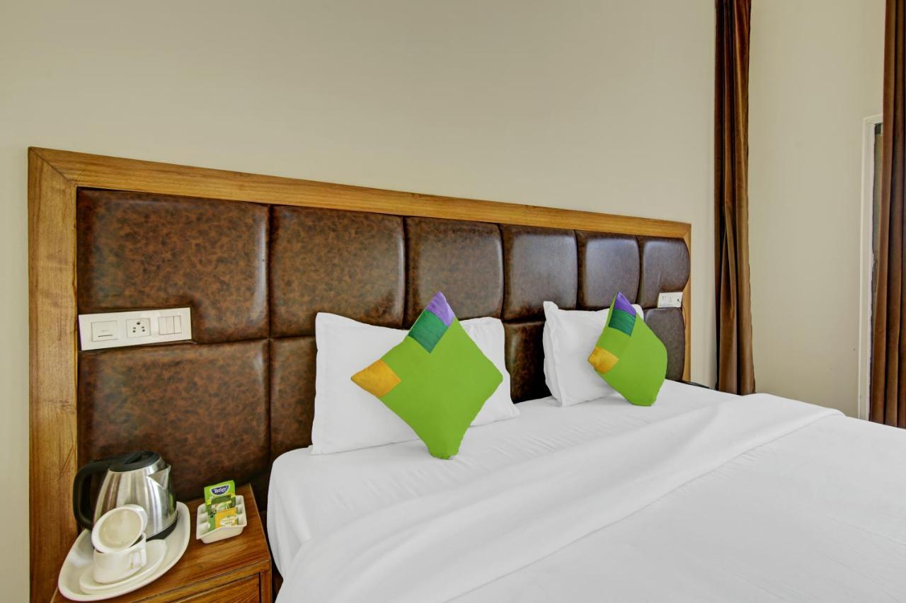 Treebo Royal Salute, Zirakpur Hotell Exteriör bild