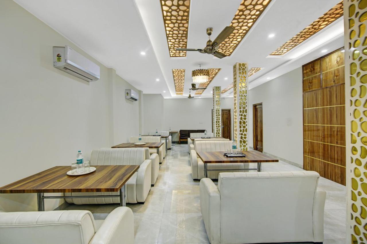 Treebo Royal Salute, Zirakpur Hotell Exteriör bild